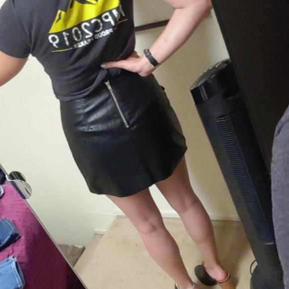 Stitch and Feather - Moto Skirt - Picture 4 of 4